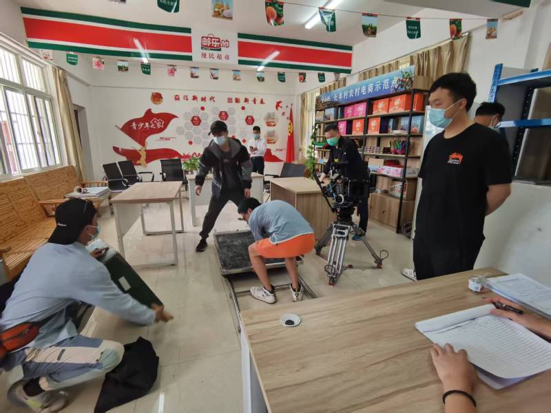 追星女孩心理学分析报告：英山县广告片拍摄公司揭秘饭圈应援式传播逻辑